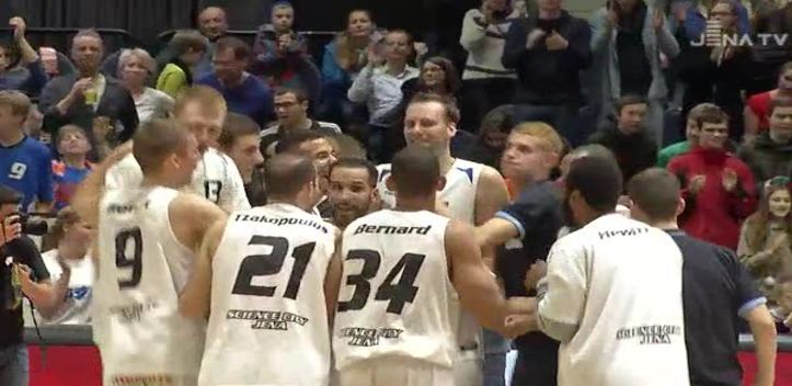 Weihnachtsgeschenk: Die Basketballer von Science City legen sich eine Erfolgsserie unter den Baum