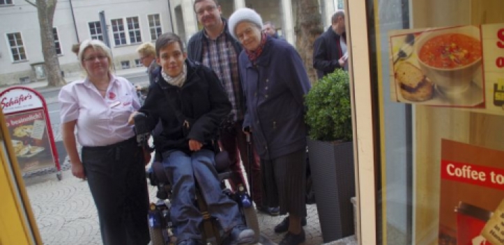 Zehnte Übergabe der Aktion „99 Rampen für Jena\"