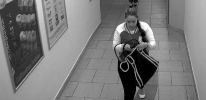 Rucksack-Diebin wird gesucht