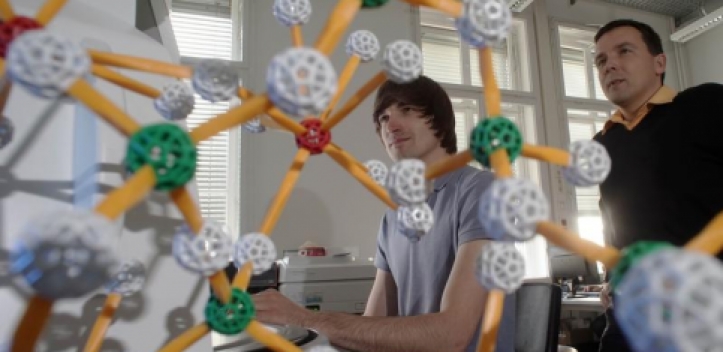 Forschung zu ultrafesten Gläsern