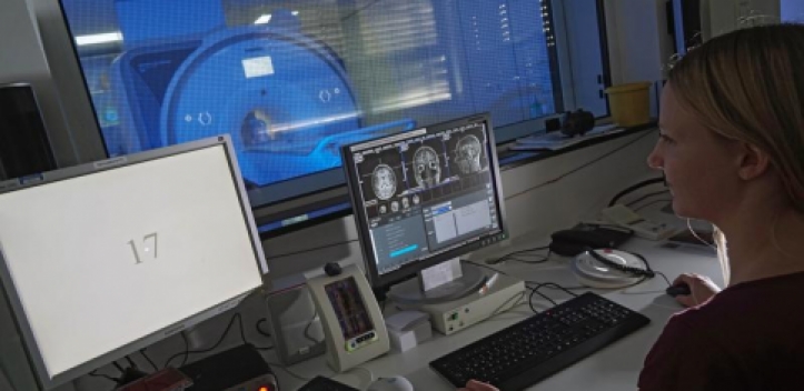 Zahlen erkennt das Gehirn mit beiden Hälften   