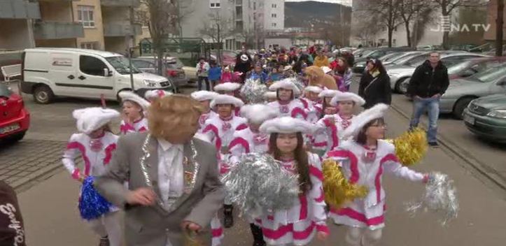 Karnevalstradition: Den Rosenmontagsumzug in Winzerla gibt es bereits seit sechs Jahren