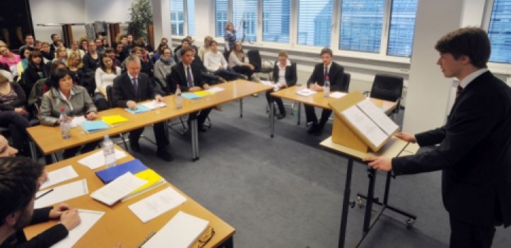 Premiere für „Schüler Moot Court“