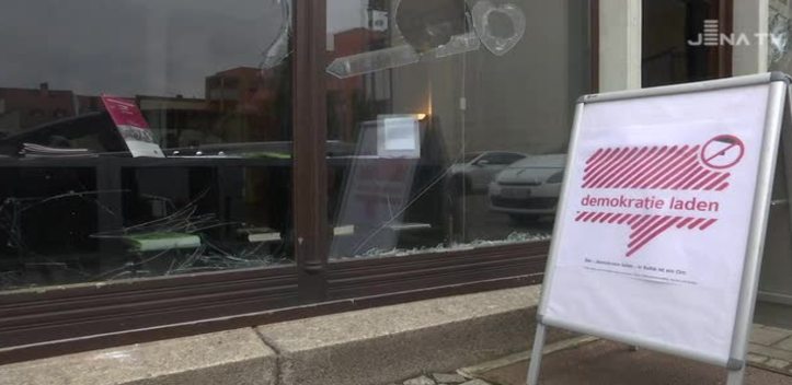 Brandanschlag: Das Bürgerbüro in Kahla wurde mit einem Brandsatz stark beschädigt