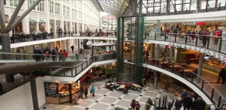 Festwoche vorbereitet: Die Goethe Galerie wurde vor genau 20 Jahren eröffnet