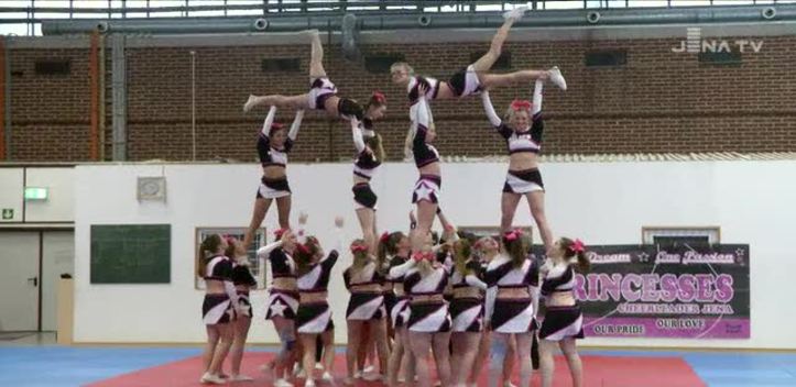 Generalprobe: Die Cheerleader des HBV Jena 90 bereiten sich auf die Regionalmeisterschaft vor