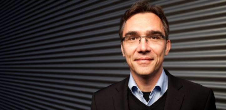 Hohe Auszeichnung für Prof. Dr. Jürgen Popp