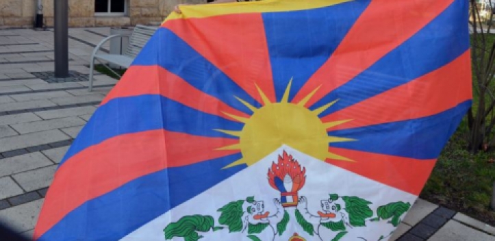 Tibetische Fahne gehisst