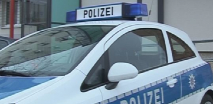 Unfall auf winterglatter Fahrbahn