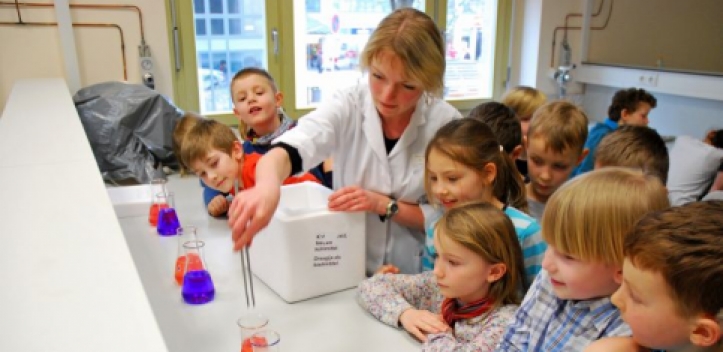 Nordschüler experimentierten in Institut