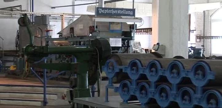 Einladung ins Museum: In Fockendorf dreht sich alles um Papier und um Oldtimer