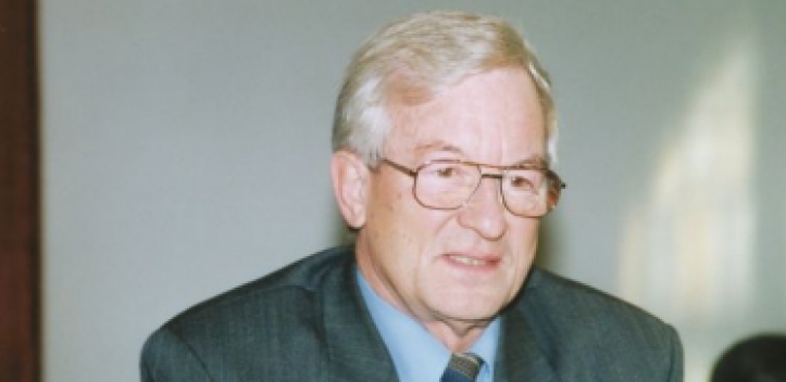 Verdienstkreuz für Dr. Dietmar Haroske