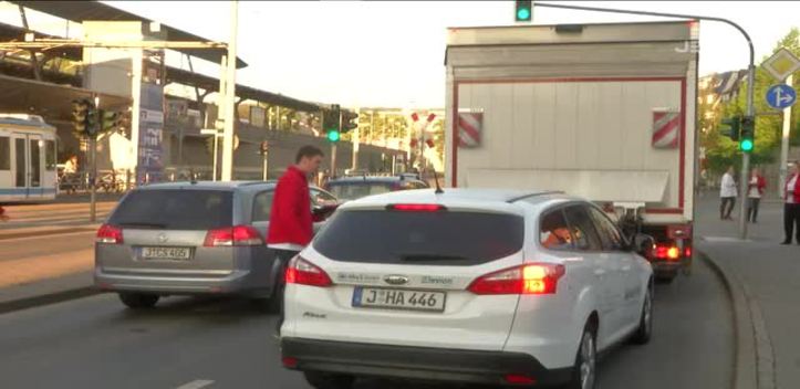 Werbekampagne gestartet: Das Deutsche Rote Kreuz schenkte heute Morgen Kaffee aus