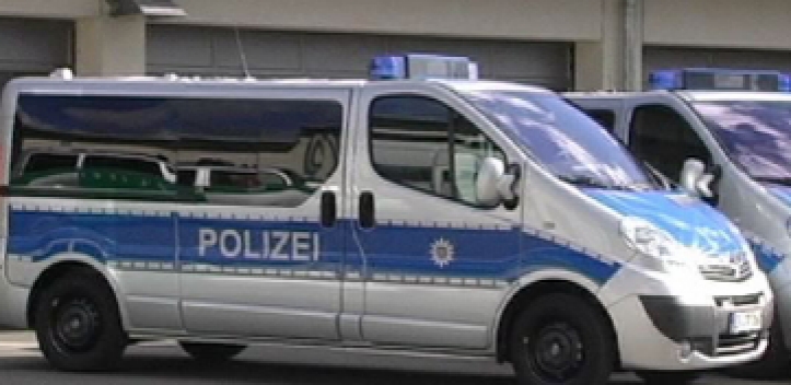 Exhibitionistische Handlungen in Hallenbad