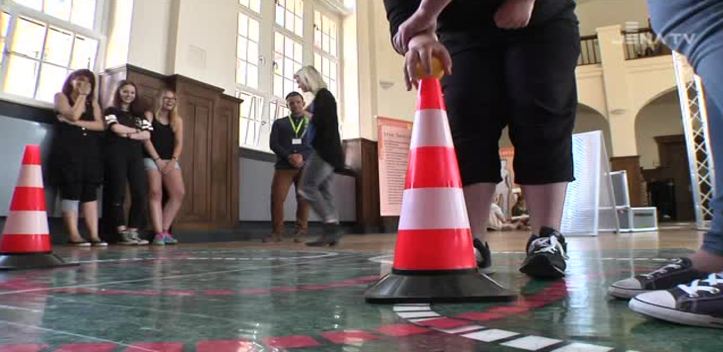 Spätfolgen: Beim Mitmach-Parcours werden Schüler vor Alkohol und Nikotin gewarnt
