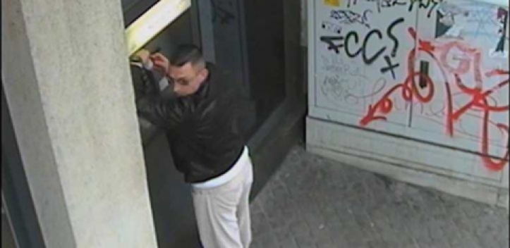 Polizei sucht Kreditkarten-Dieb