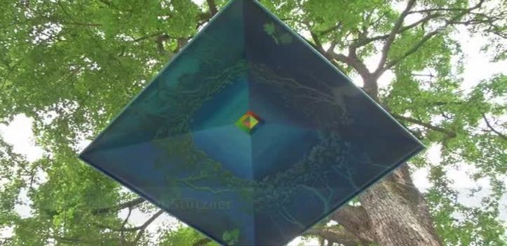 Kunst in Schillers Garten: Die Vorliebe für Himmelblau steht im Fokus einer Installation