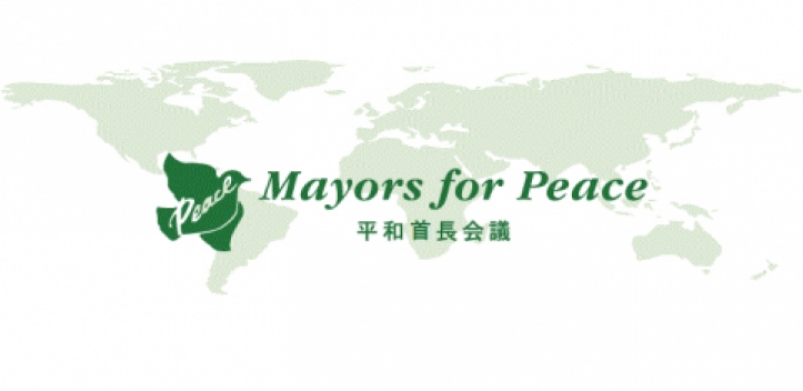 Bürgermeister zeigen Flagge gegen Atomwaffen