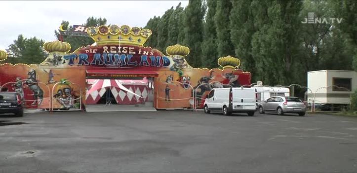 Gelenkig: Im Circus Afrika gibt es neben Tierdressuren jede Menge Artistik