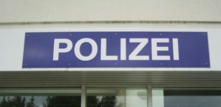 Mülltonnen auf die Straße gestellt