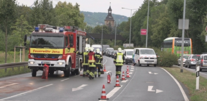 Unfall: Stadtrodaer Straße wieder teilweise frei