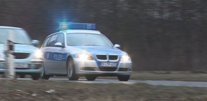 Betrunkener Fahrer verursacht Totalschaden