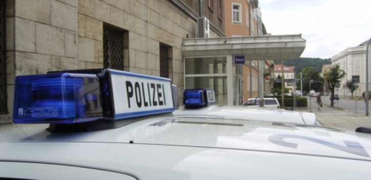 In den Bauch getreten