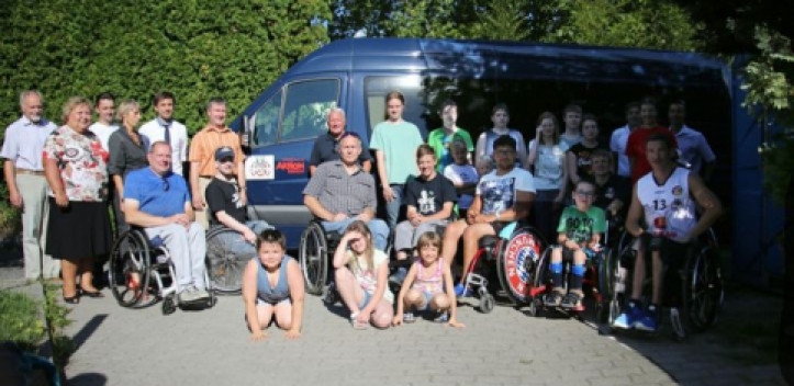 Neuer Vereinsbus für Jena Caputs Juniors