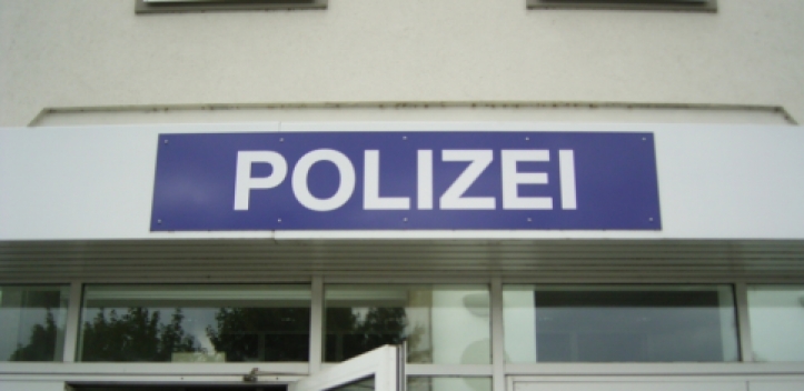 Achtjähriger von Teenager angegriffen: Zeugen gesucht