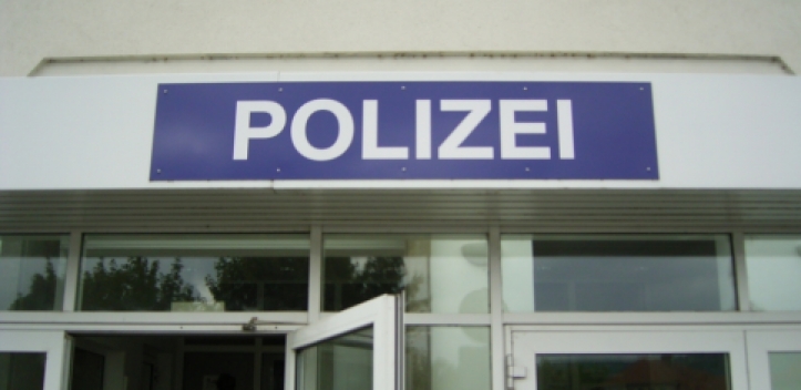 Mofa-Fahrer mit Schutzengel