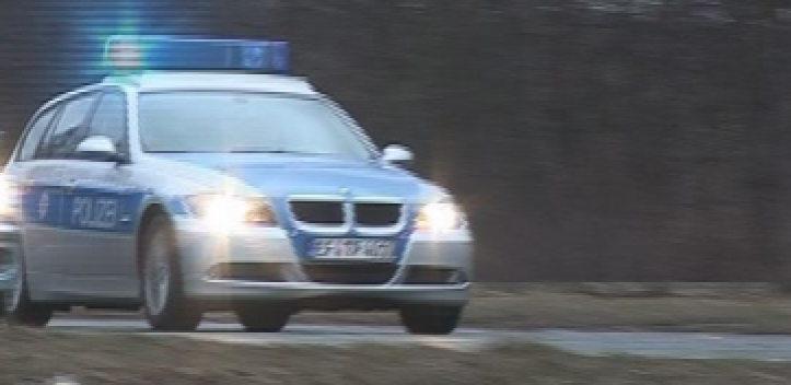 Eine Leichtverletzte nach Aquaplaningunfall