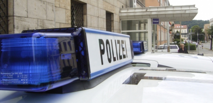 Geparkter Pkw demoliert – Zeugen gesucht