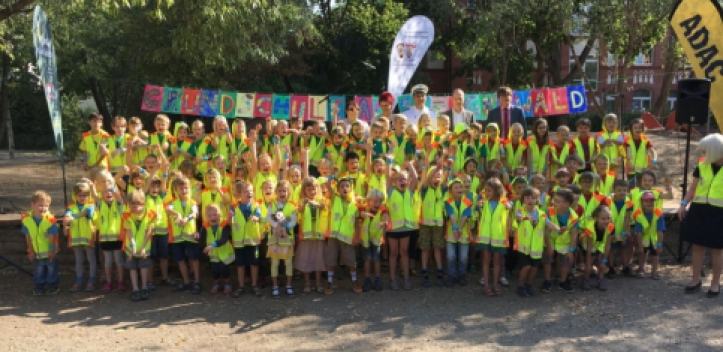 Thüringens Erstklässler erhalten Warnwesten