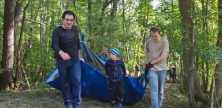 Viele Helfer beim „Herbstputz\"  im Leutratal
