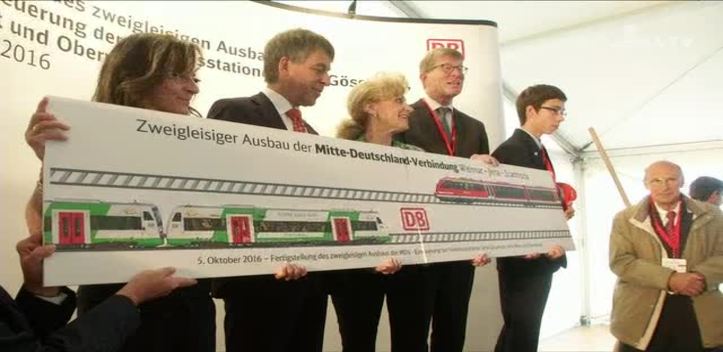 Streckenausbau realisiert: Die Deutsche Bahn informierte in Göschwitz über den Baufortschritt