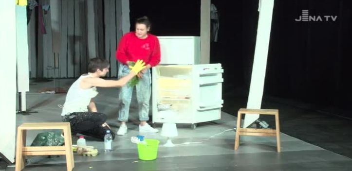 Willkommen zum Spielzeitauftakt: Im Theaterhaus werden gleich zwei Stücke erstaufgeführt