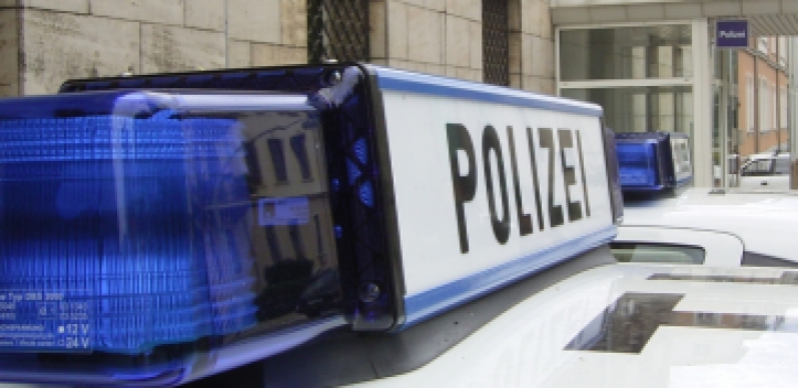 Verfassungswidriges Symbol auf Parkplatz gesprüht