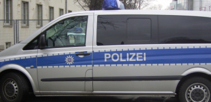 Mit Kleinkraftrad auf Pkw aufgefahren