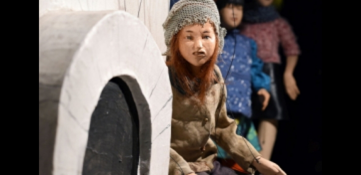 „Drei Haselnüsse für Aschenbrödel“ im Puppentheater Gera