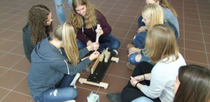 Mehr als 400 junge Thüringer beim „Schülertag“ der Ernst-Abbe-Hochschule