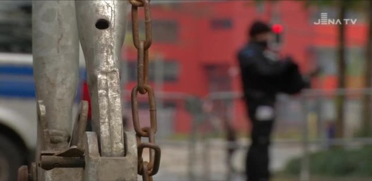 Mittendrin: Der Großdemonstrationstag zeigte sich bereits vor dem Start der Thügida-Kundgebung deutlich