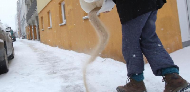 Streu- und Räumpflicht auf öffentlichen Gehwegen im Anliegerbereich