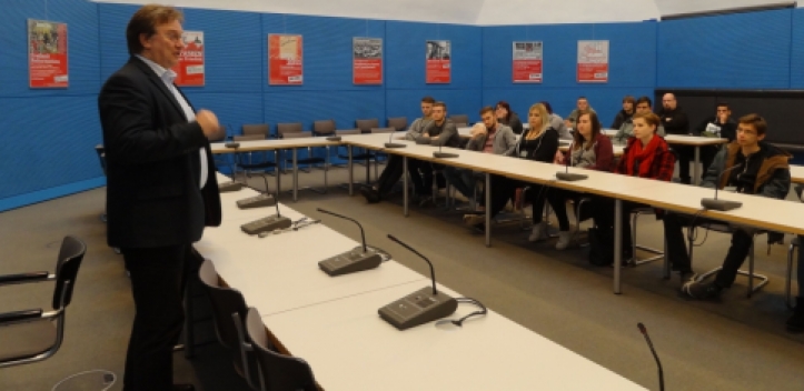 Stoy-Schüler besuchen Bundestagsabgeordneten