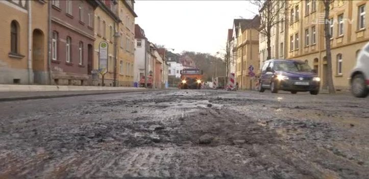 Straßenbau im Gange: In der Karl-Liebknecht-Straße wird die Asphaltdecke erneuert