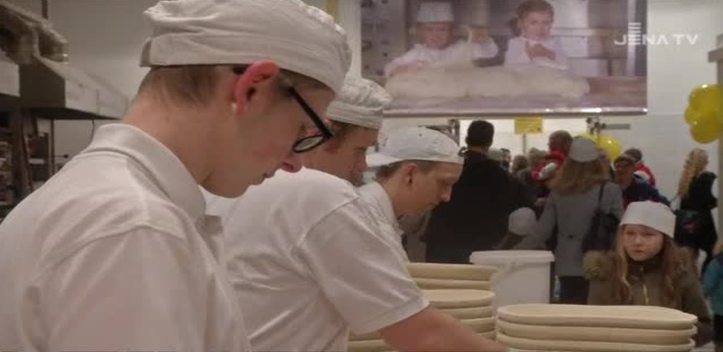 Backofen mit Leckereien: Die Bäckerei Czech im Saalepark lud zum Tag der offenen Tür ein