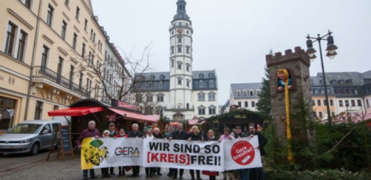 Banner-Aktion für Erhalt der Kreisfreiheit