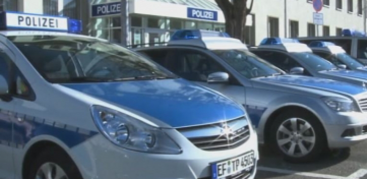 Achse und Rücklichter gestohlen