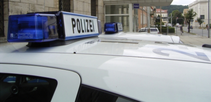 Junger Fahrer verursacht Frontalzusammenstoß 