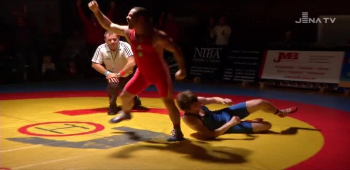 Kampf gewonnen: Die Ringer des KSC Motor Jena bleiben in der Regionalliga unbesiegt