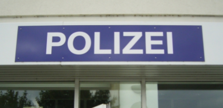 Durch Straßenbahn abgelenkt